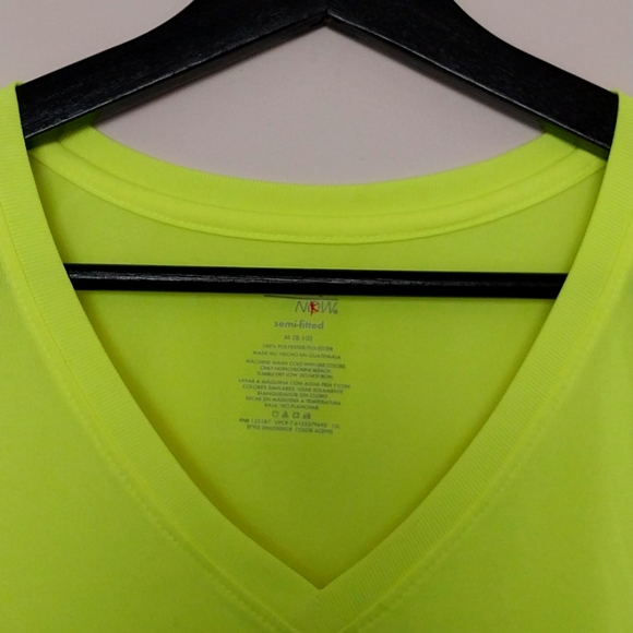Danskin Now Neon Green Short Sleeves V Neck Semi Fitted Pullover T Shirt Sz M - Picture 4 of 6
